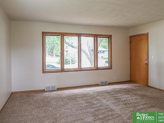 4th image of 3758 S 82nd St