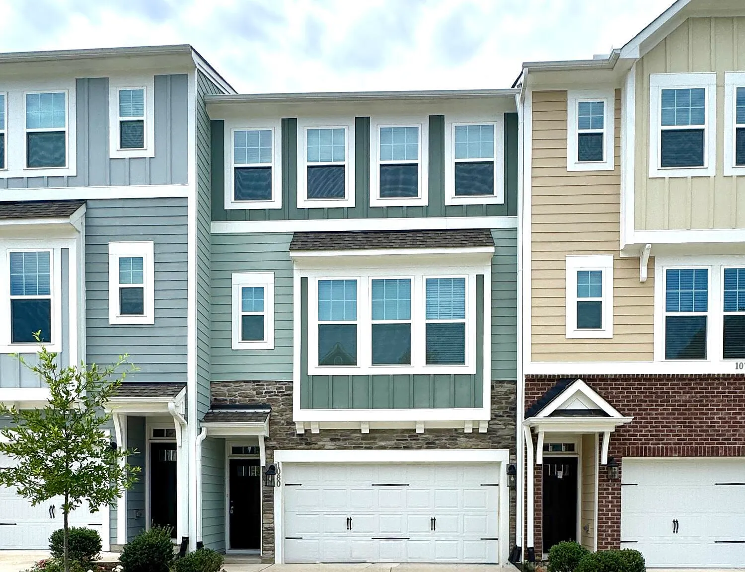 4 bed, 3.5 bath, 2227 sqft, $2,395 — Photo 3
