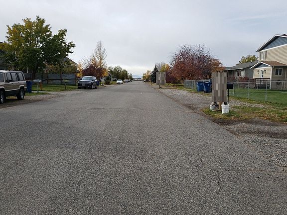 5th image of 211 10th St