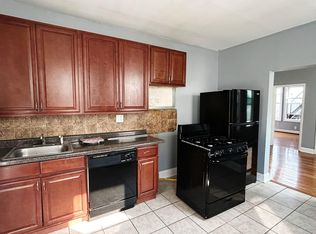 46 E 14th St #2R9, Bayonne, NJ 07002
