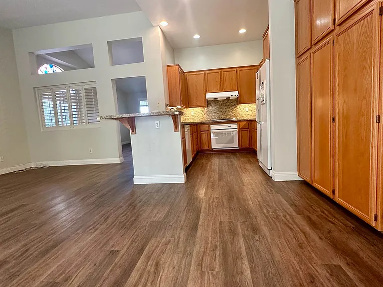 240 Sierra Madre Way — Photo 14