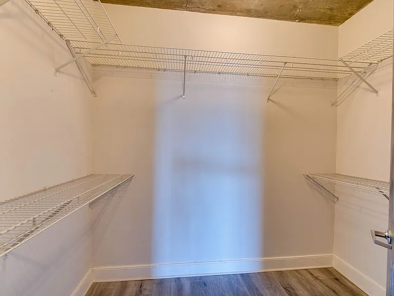 710 W Trade St #312 — Photo 32