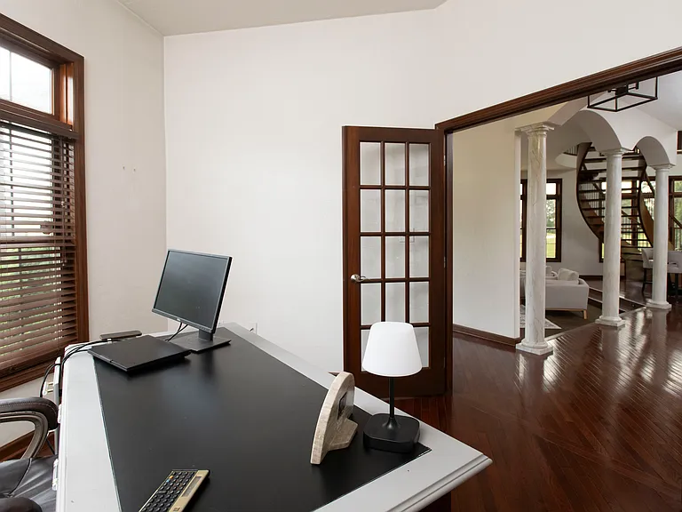 1003 Blackthorne Dr — Photo 18