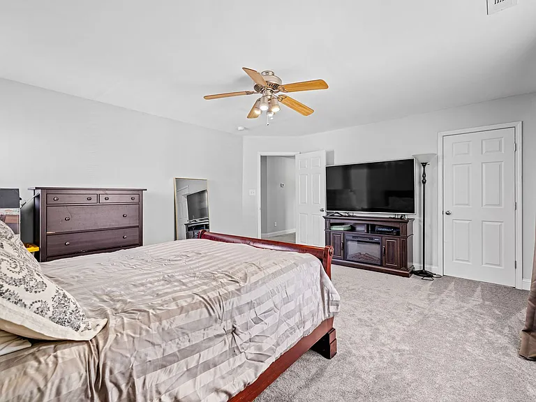 210 Dartmoor Trl — Photo 31