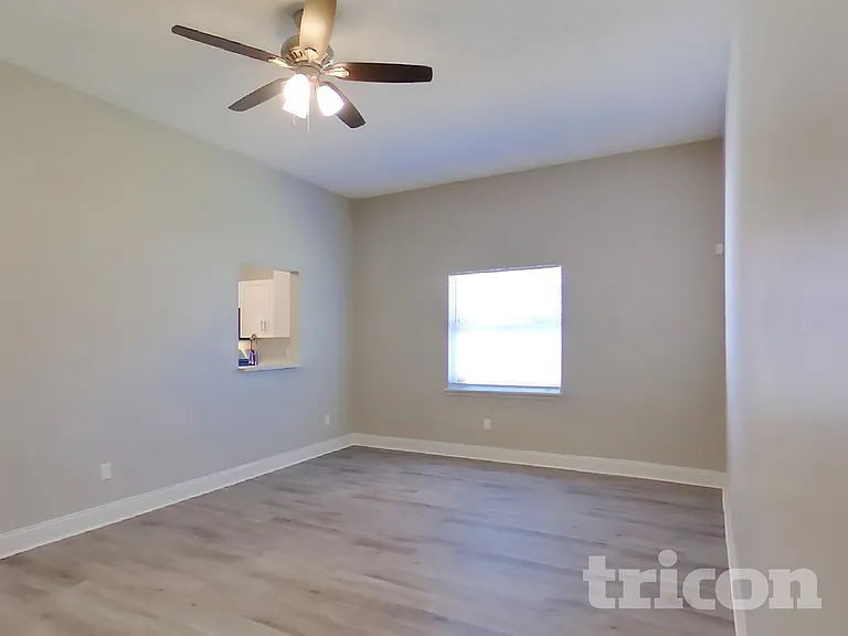 1379 High Plains Dr W — Photo 2