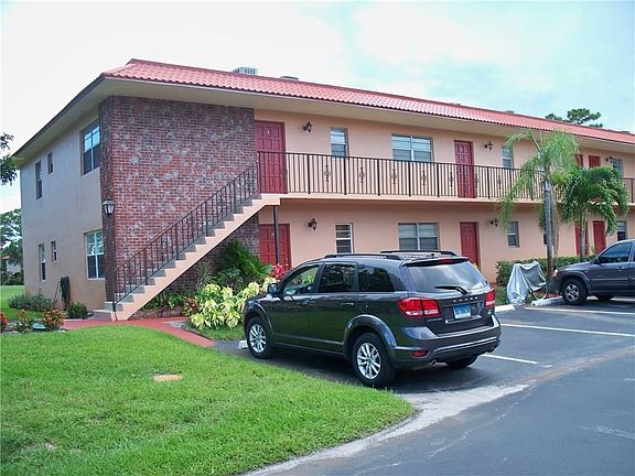 Unit is located on the 2nd floor   Corner unit