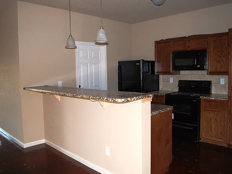 1421 Hopi Trl — Photo 6