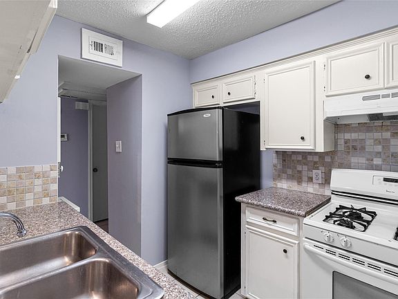 5th image of 1016 Tri Oaks Ln APT 92