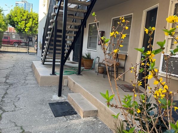 6128 De Longpre Ave APT 6