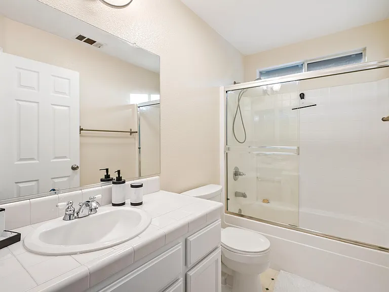 837 Sycamore Canyon Rd — Photo 27