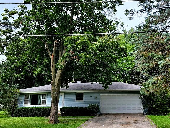 2nd image of 3482 Woodlawn Ave