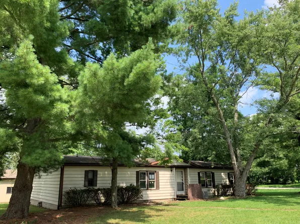 221 E 3rd St, Hartford City, IN 47348