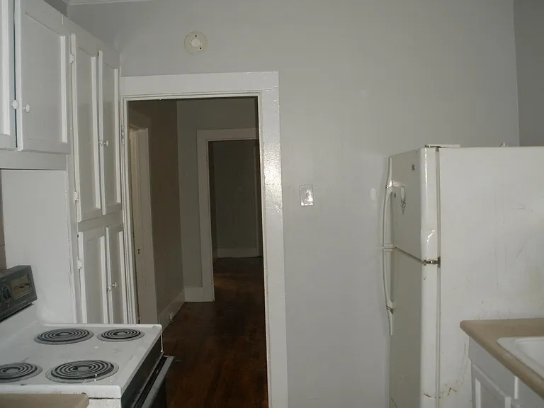 867 East Blvd — Photo 1