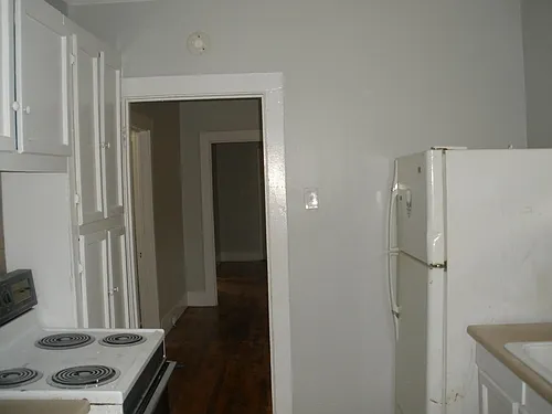 867 East Blvd Photo 1