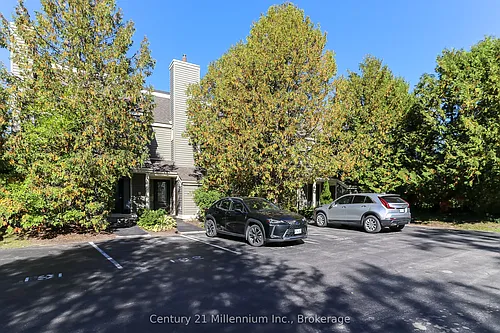 194 Escarpment Cres Photo 1