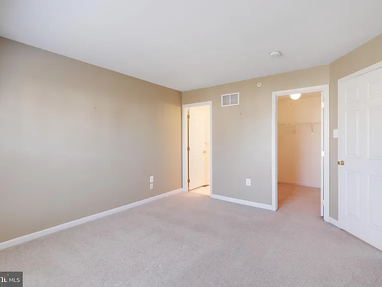 237 Jefferson Ave — Photo 12