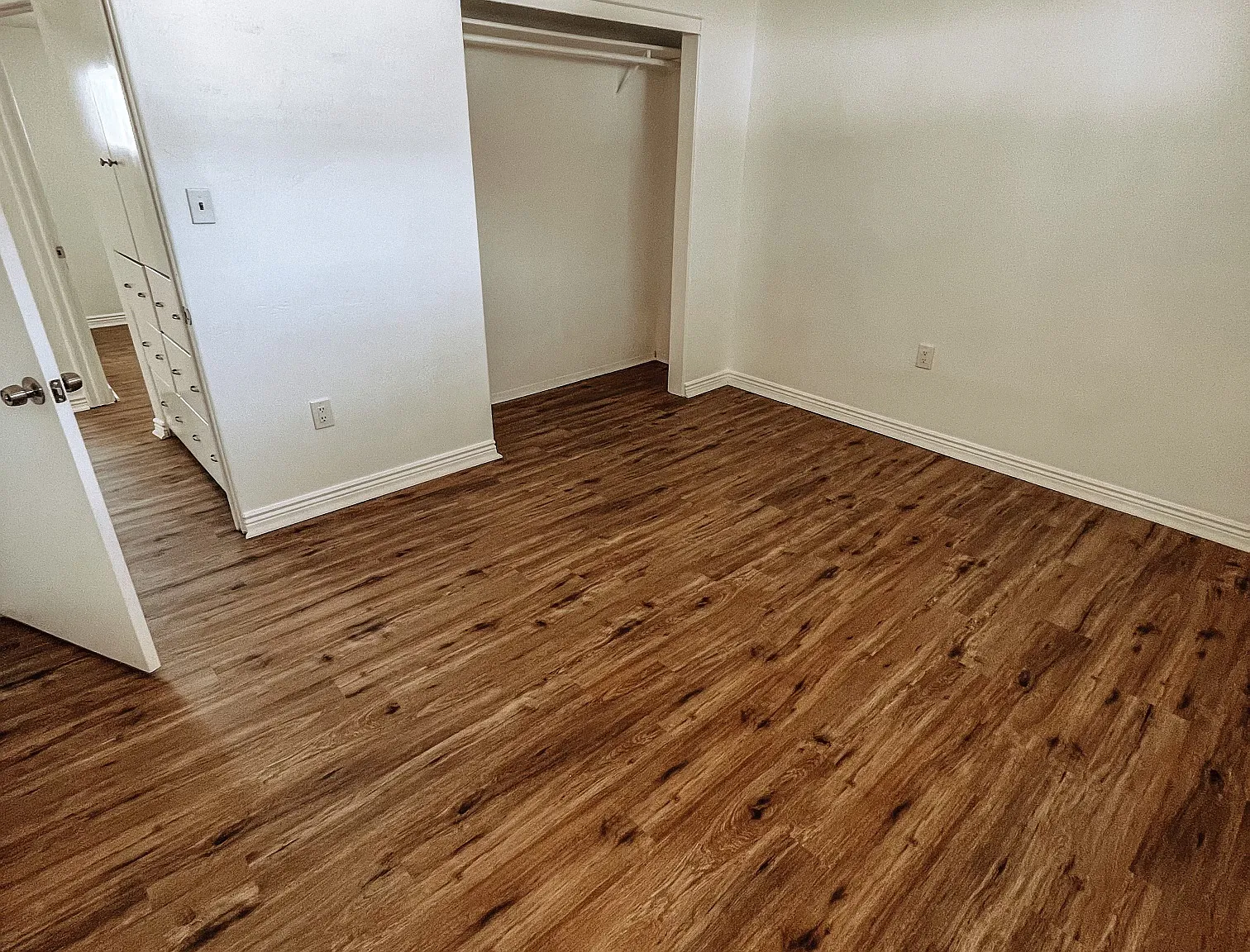 3 bed, 1100 sqft, $1,999 — Photo 4