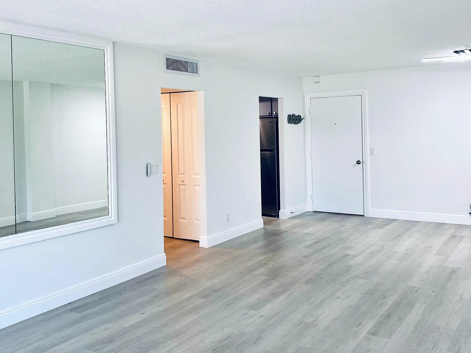 125 Ocean Ave — Photo 3