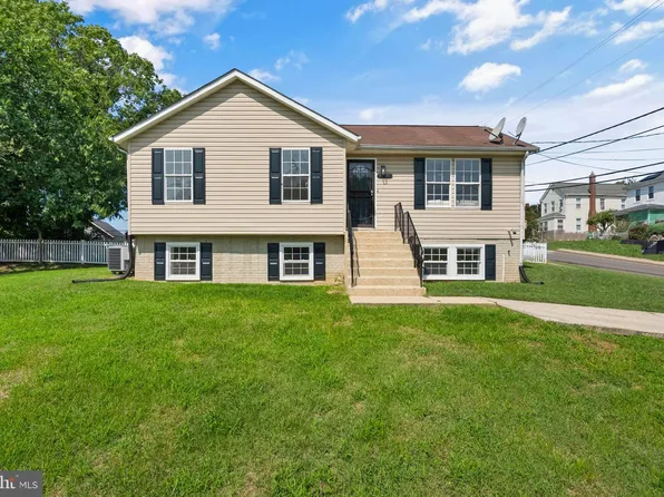 6213 Foote St, Capitol Heights, MD 20743