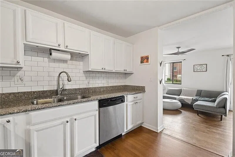 1355 Euclid Ave NE — Photo 3