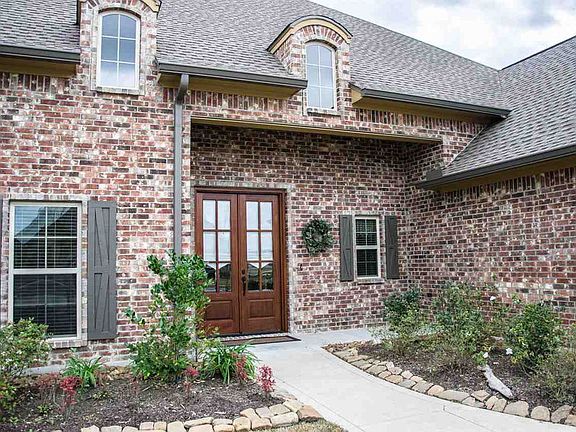 2nd image of 320 Parkway Dr