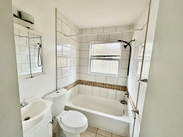 912 Druid Cir — Photo 18