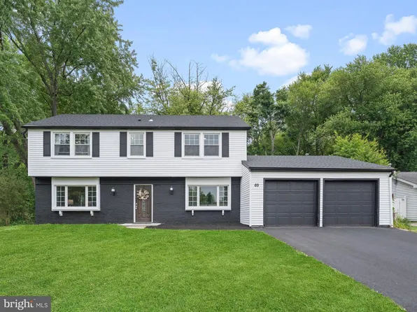 69 Edgely Ln, Willingboro, NJ 08046