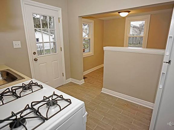 5th image of 36 N Orchard Ave