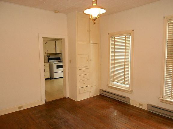 3rd image of 118-120 N Potomac St #120NP-1