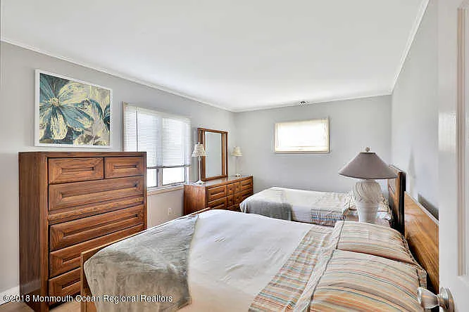 127 Trenton Ave — Photo 17