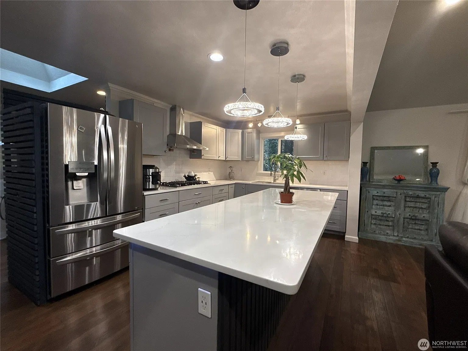 3 bed, 1750 sqft, $4,500 — Photo 4