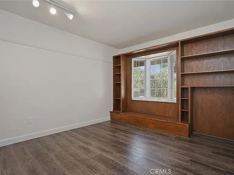 16682 Oakhurst Cir — Photo 32