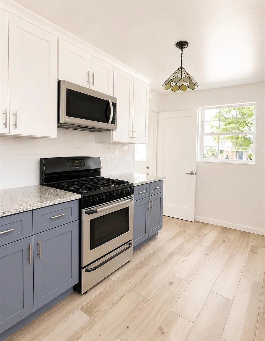 2 bed, 890 sqft, $2,350 — Photo 4