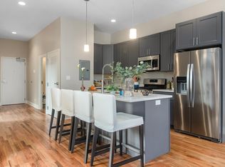 3120 N Broadway St #300, Chicago, IL 60657