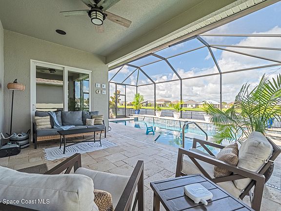 3rd image of 4437 Trovita Cir