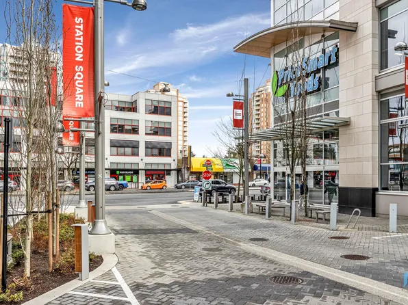 6000 McKay Ave #206, Burnaby, BC V5H 0J5