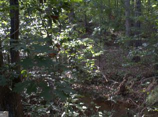 243 N Point Cir, Hartwell, GA 30643