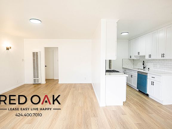 2nd image of 5840 Willoughby Ave APT 5