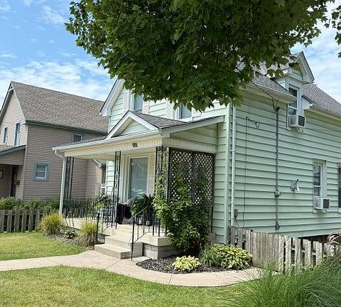 4th image of 9 Beech St