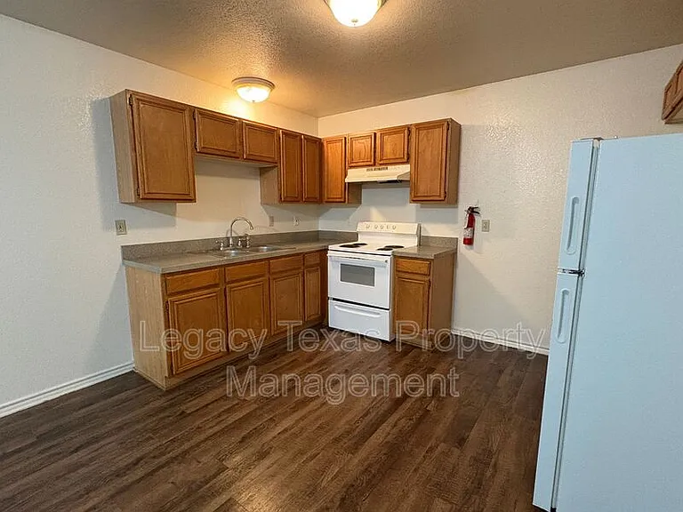 1112 Williams Ave #D — Photo 14