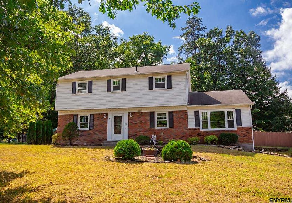 1st image of 14 Meridian Ln