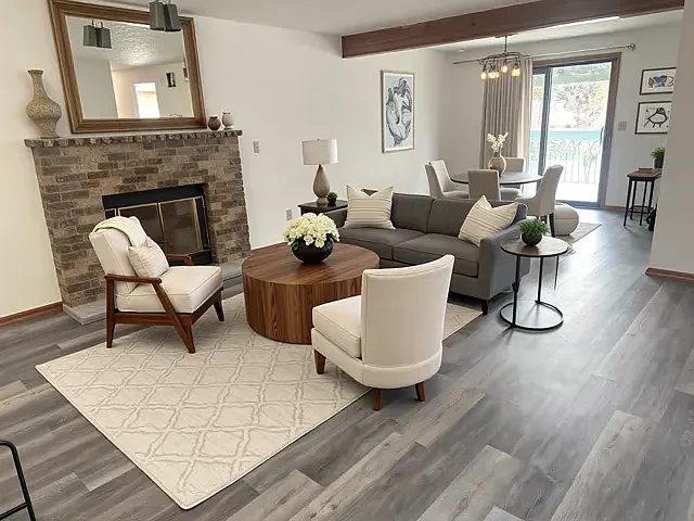 3 bed, 1898 sqft, $2,095 — Photo 2