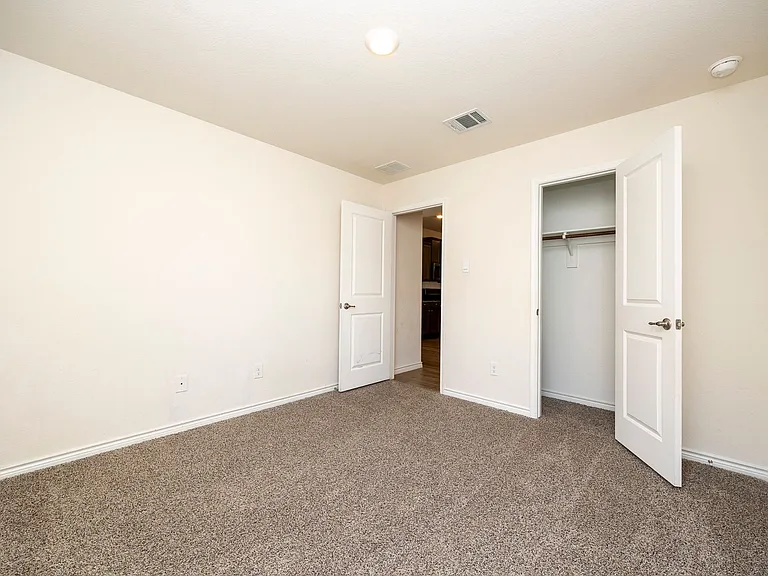 1205 Colonial Bluff Ln — Photo 18