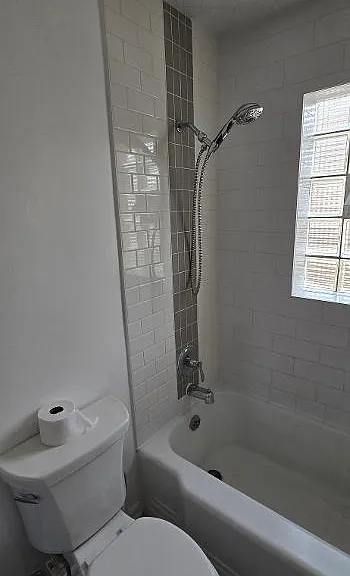 1401 Greenfield Ave — Photo 5