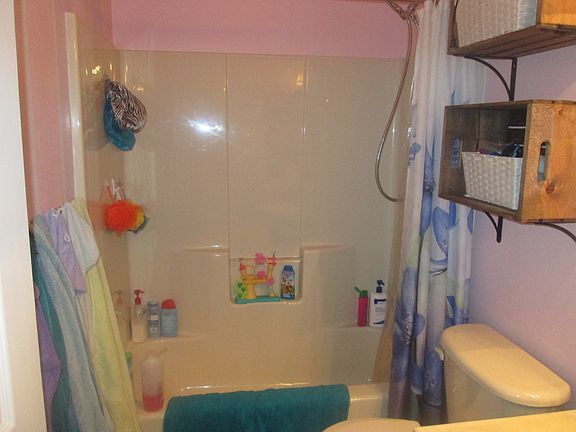 2nd image of 2760 Hickory Dr