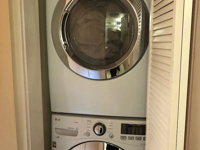 washer/dryer in unit