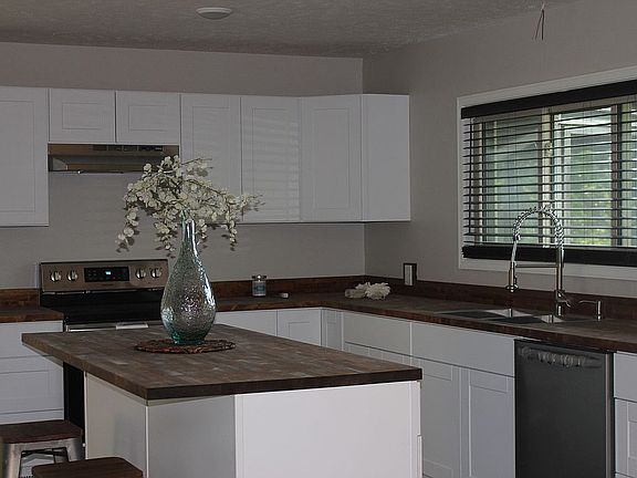 New kitchen & appliances