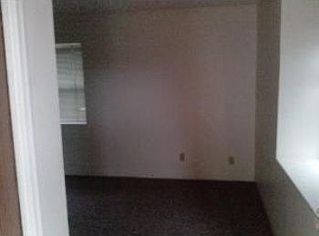 2nd image of 938 N Benton Ave