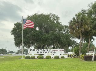 947 Mark Rd, Leesburg, FL 34748