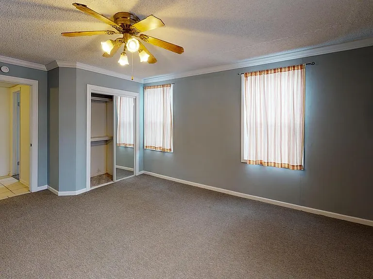 427 N Blake St — Photo 21